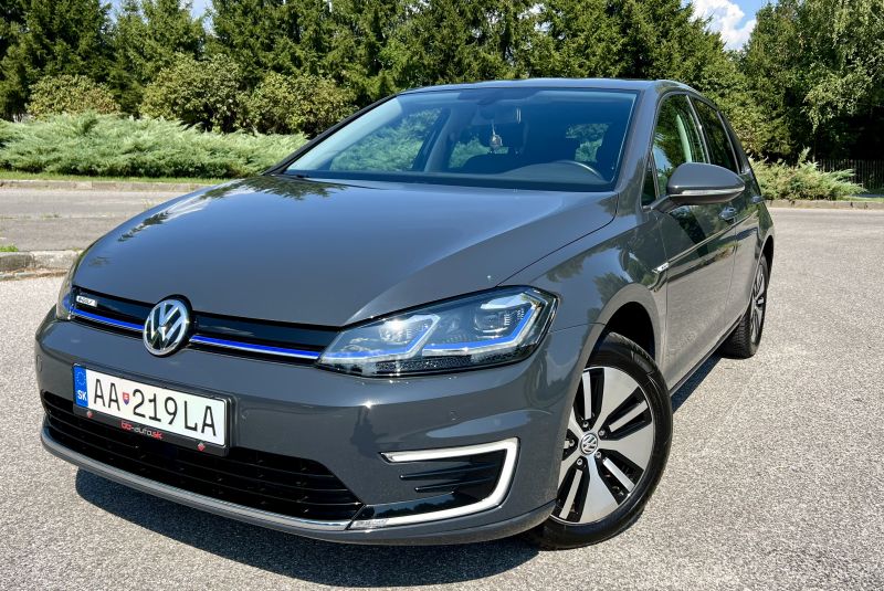 Volkswagen Golf e 100KW AT 